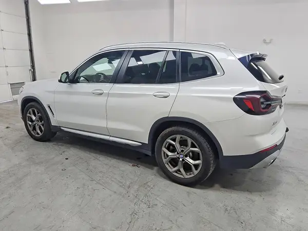 5UX53DP02N9J75183 2022 BMW X3 - Image 2