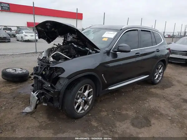 5UX53DP02N9K34135 2022 BMW X3 - Image 2