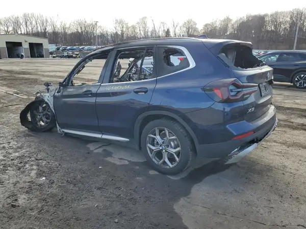 5UX53DP02N9K63019 2022 BMW X3 - Image 2
