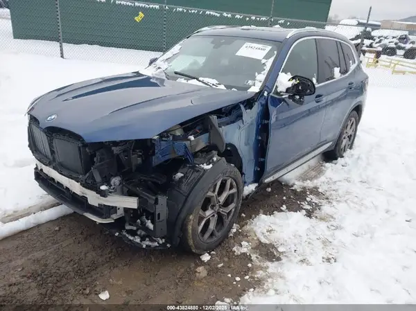5UX53DP02N9L25664 2022 BMW X3 - Image 2