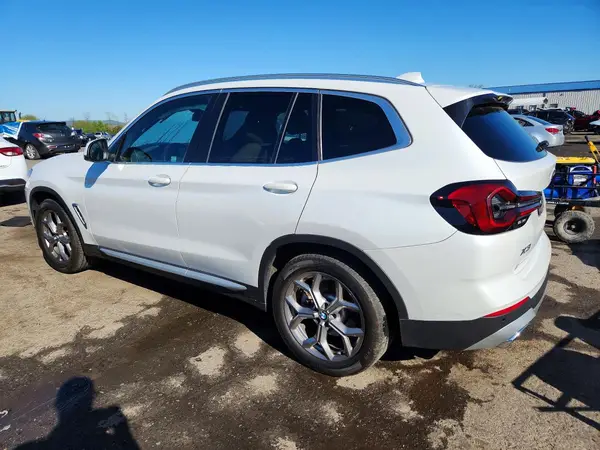 5UX53DP02N9M50549 2022 BMW X3 - Image 2