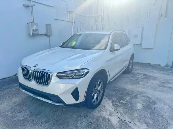 5UX53DP03N9L09988 2022 BMW X3 - Image 2