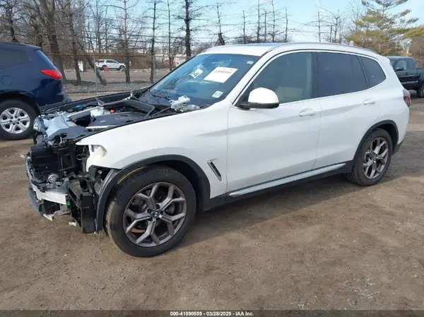 5UX53DP03N9M00629 2022 BMW X3 - Image 2