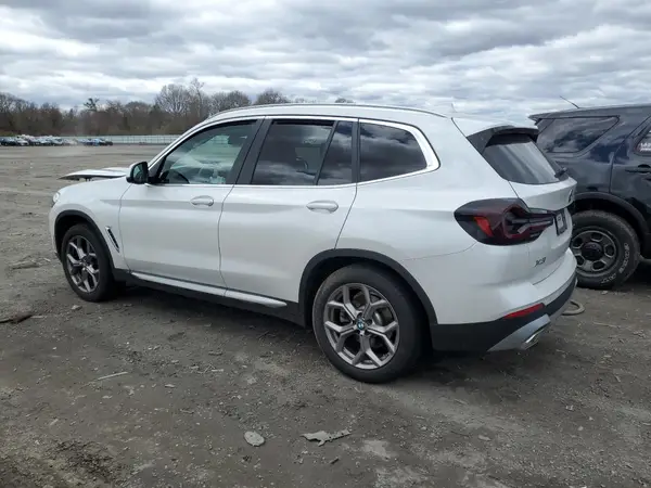 5UX53DP03P9S05083 2023 BMW X3 - Image 2