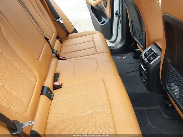5UX53DP04N9J21058 2022 BMW X3 - Image 8