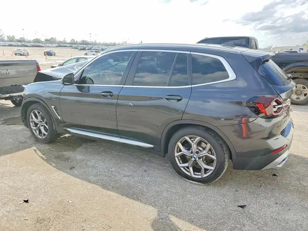 5UX53DP04N9J53783 2022 BMW X3 - Image 2