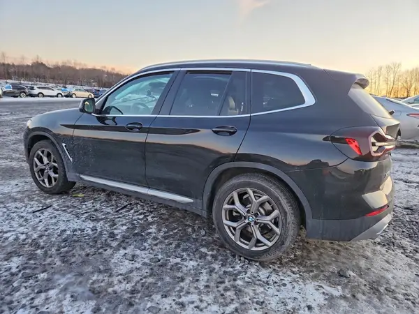 5UX53DP04N9J61740 2022 BMW X3 - Image 2