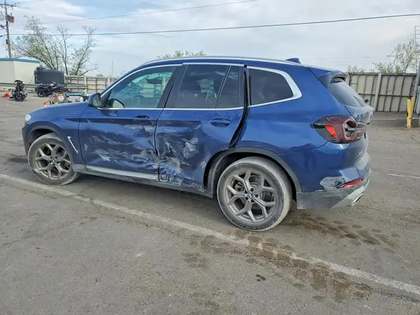 5UX53DP04N9J63245 2022 BMW X3 - Image 2