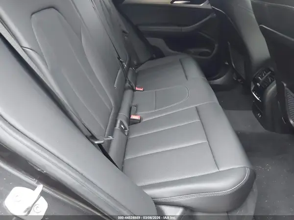 5UX53DP04N9K07874 2022 BMW X3 - Image 8