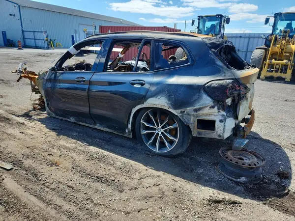 5UX53DP04N9K31821 2022 BMW X3 - Image 2