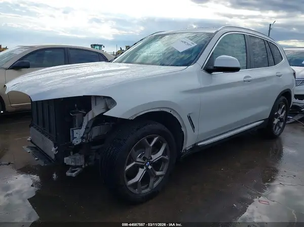 5UX53DP04N9K43631 2022 BMW X3 - Image 2