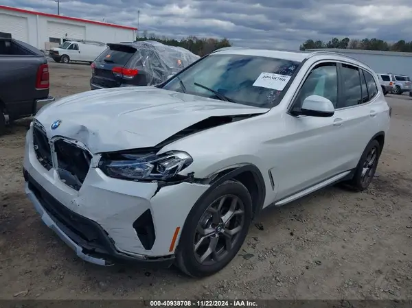 5UX53DP04N9K55617 2022 BMW X3 - Image 2