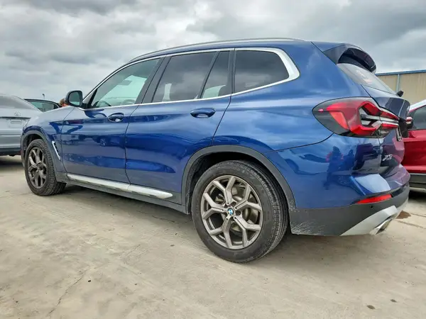5UX53DP04N9K76905 2022 BMW X3 - Image 2