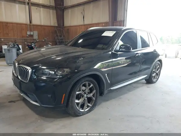 5UX53DP04N9K77102 2022 BMW X3 - Image 2
