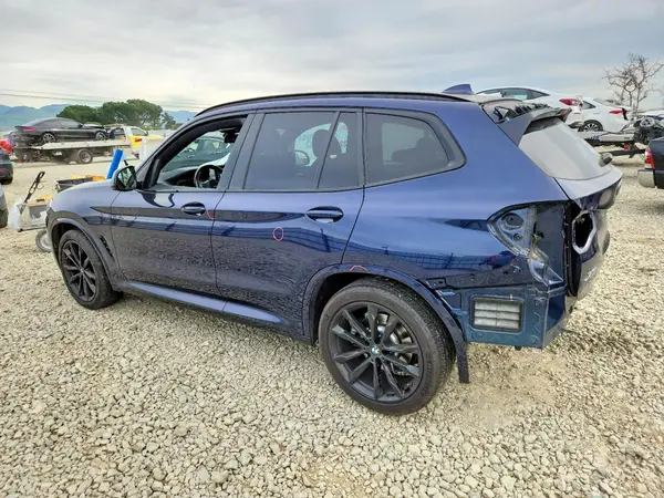 5UX53DP04N9K99732 2022 BMW X3 - Image 2