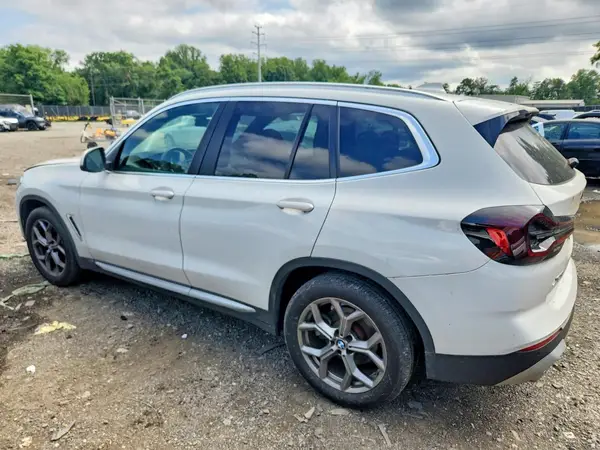5UX53DP04N9L05030 2022 BMW X3 - Image 2