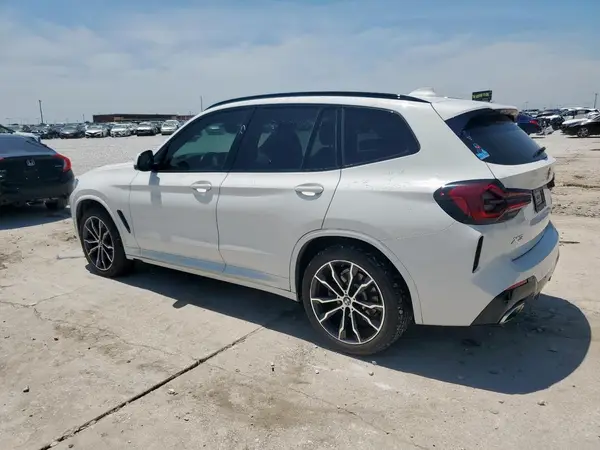 5UX53DP04N9L43955 2022 BMW X3 - Image 2
