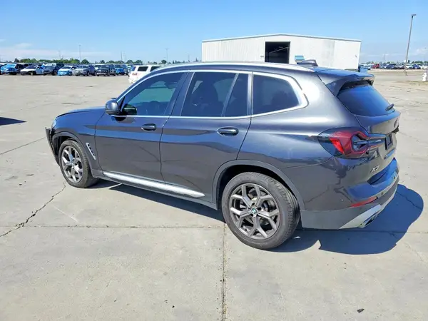 5UX53DP04N9M24499 2022 BMW X3 - Image 2