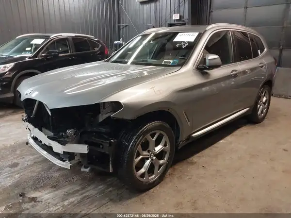 5UX53DP04P9P09903 2023 BMW X3 - Image 2