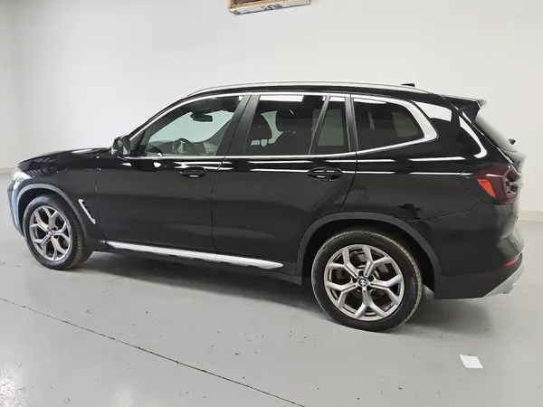 5UX53DP04P9R81397 2023 BMW X3 - Image 2