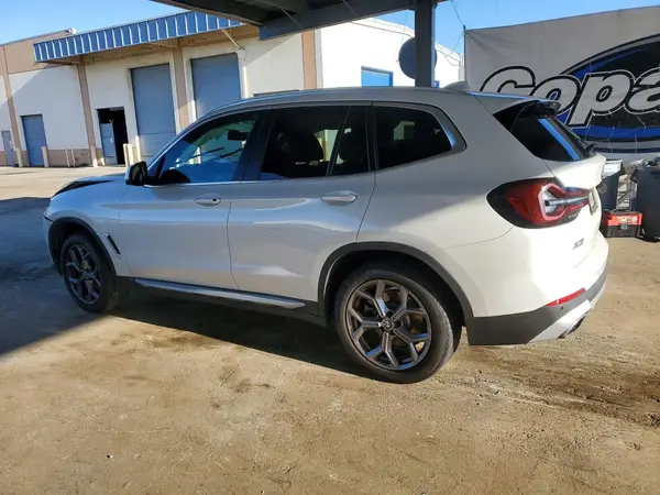 5UX53DP04P9S81072 2023 BMW X3 - Image 2