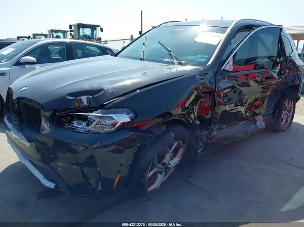 5UX53DP04R9T93924 2024 BMW X3 - Image 2