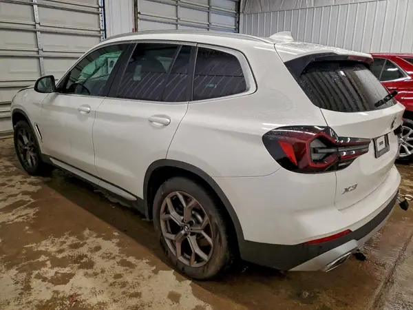 5UX53DP04R9U40899 2024 BMW X3 - Image 2