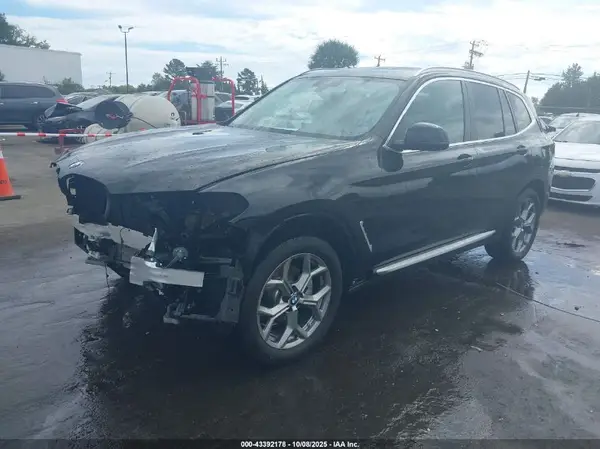 5UX53DP04R9X23948 2024 BMW X3 - Image 2