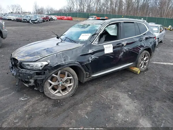 5UX53DP05N9J45059 2022 BMW X3 - Image 2