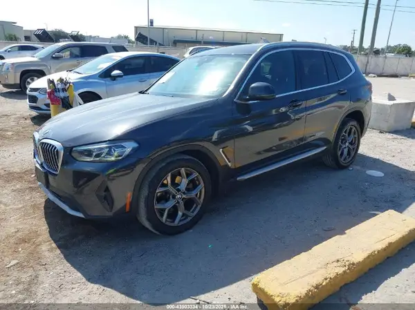 5UX53DP05N9K34081 2022 BMW X3 - Image 2