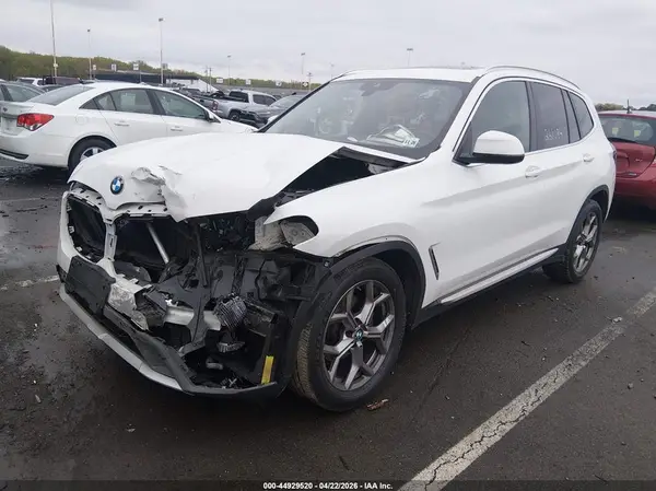 5UX53DP05N9K41550 2022 BMW X3 - Image 2