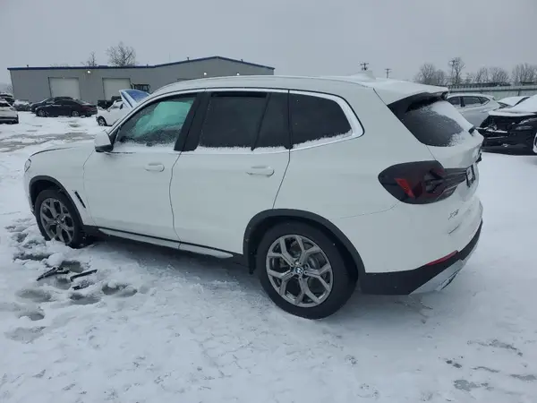 5UX53DP05N9L04954 2022 BMW X3 - Image 2
