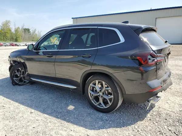5UX53DP05N9L45374 2022 BMW X3 - Image 2