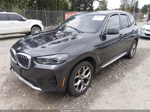 5UX53DP05N9M00700 2022 BMW X3 - Image 2