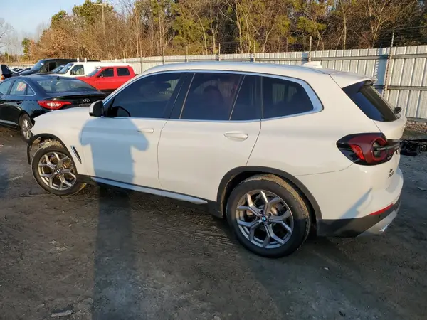 5UX53DP05N9M03354 2022 BMW X3 - Image 2
