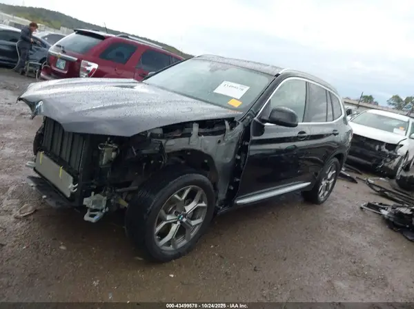 5UX53DP05N9M75350 2022 BMW X3 - Image 2