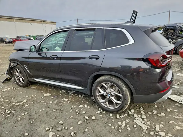 5UX53DP05N9N21968 2022 BMW X3 - Image 2