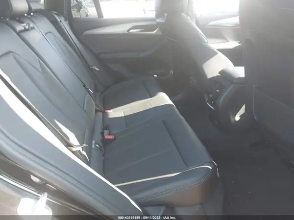 5UX53DP05N9N22375 2022 BMW X3 - Image 8
