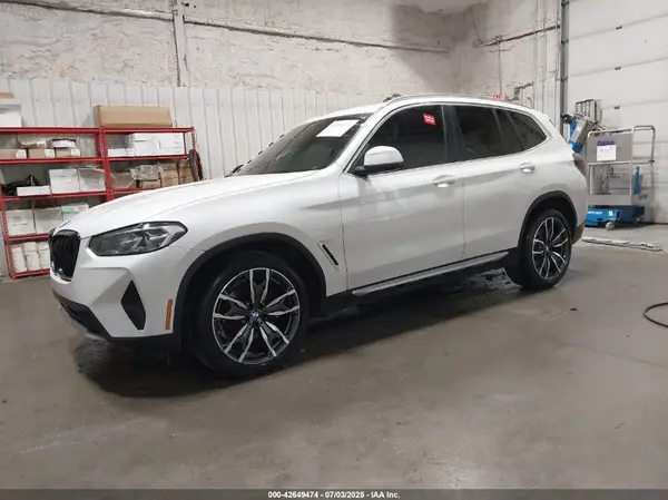 5UX53DP05N9N42447 2022 BMW X3 - Image 2
