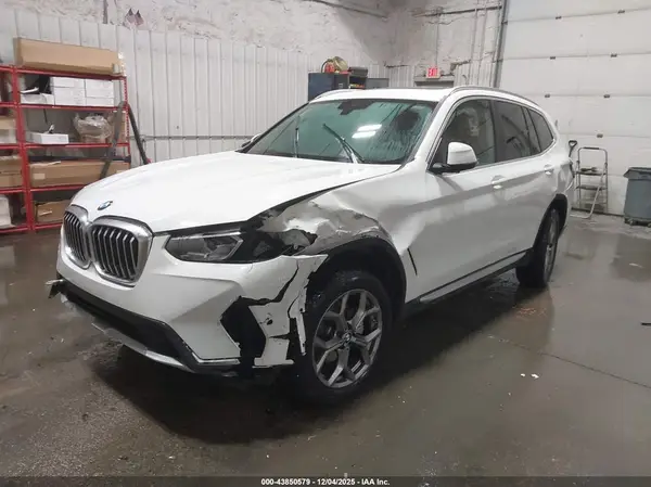 5UX53DP05R9U45108 2024 BMW X3 - Image 2