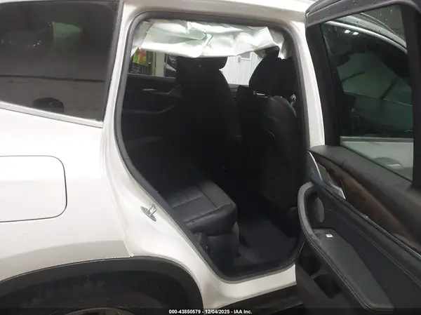 5UX53DP05R9U45108 2024 BMW X3 - Image 8