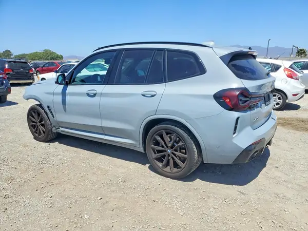 5UX53DP05R9U64161 2024 BMW X3 - Image 2