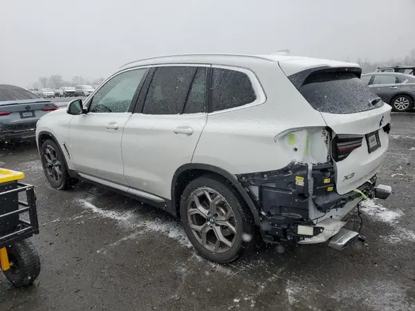 5UX53DP06N9J45006 2022 BMW X3 - Image 2