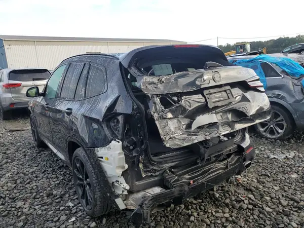 5UX53DP06N9L07829 2022 BMW X3 - Image 2