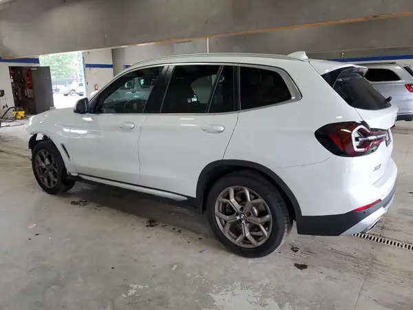 5UX53DP06N9L15056 2022 BMW X3 - Image 2