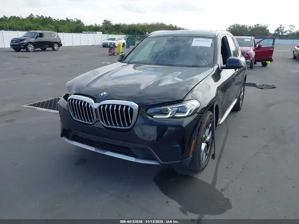 5UX53DP06P9P74025 2023 BMW X3 - Image 2