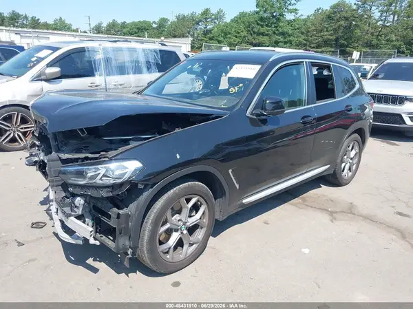 5UX53DP06P9R44013 2023 BMW X3 - Image 2