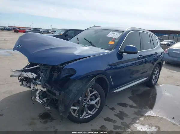 5UX53DP06P9R94300 2023 BMW X3 - Image 2