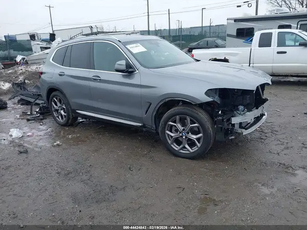 5UX53DP06P9S75421 2023 BMW X3 - Image 1