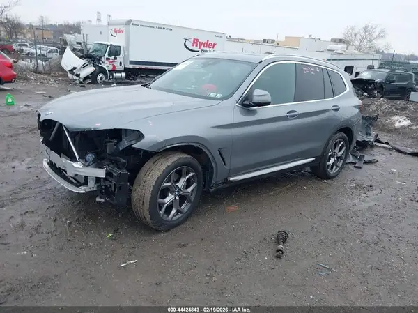 5UX53DP06P9S75421 2023 BMW X3 - Image 2